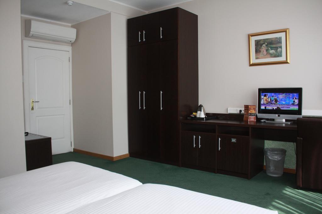 Hotel Plasky Schaerbeek Quarto foto